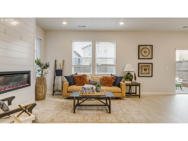 3525 Sw MAWRCREST Ave, Gresham, OR 97080