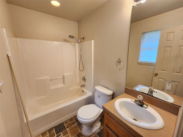 3025 Pueblo Trail, Lake Worth, TX 76135