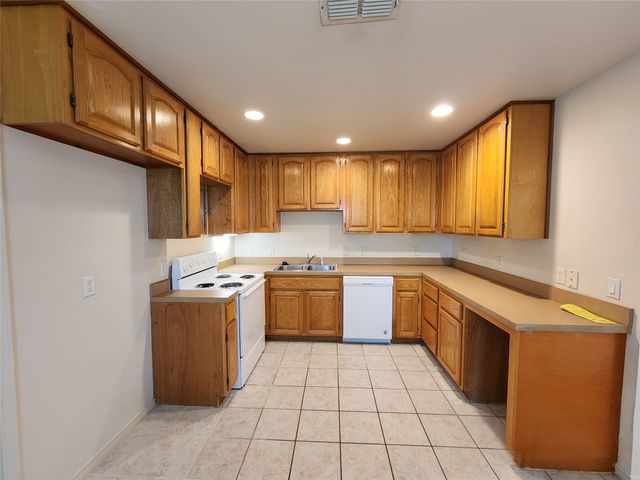 3025 Pueblo Trail, Lake Worth, TX 76135