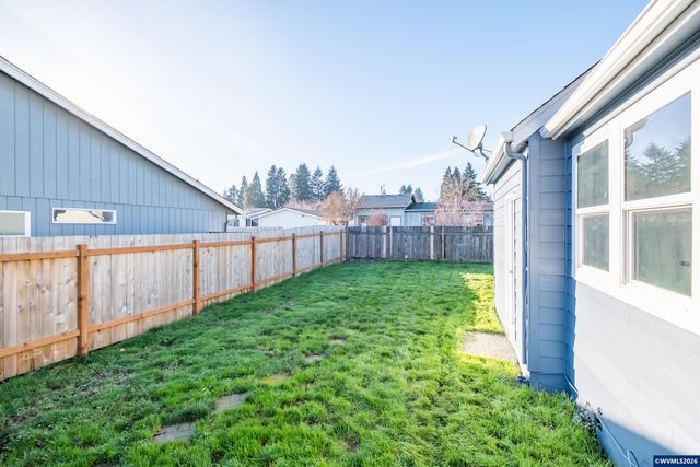 1050 Barnes Av SE, Salem, OR 97306