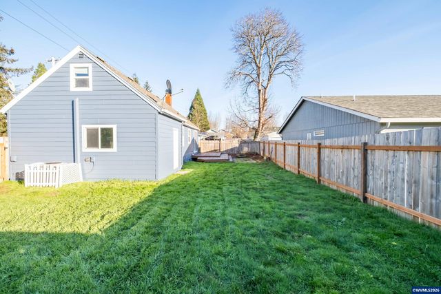 1050 Barnes Av SE, Salem, OR 97306