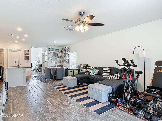 1295 Sand Trap Court, Daytona Beach, FL 32124