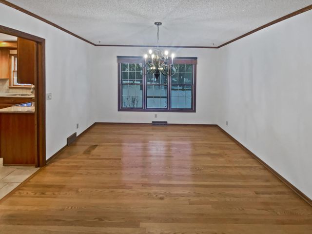 8906 138th Street Court, Apple Valley, MN 55124