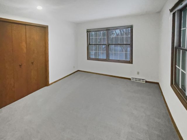 8906 138th Street Court, Apple Valley, MN 55124