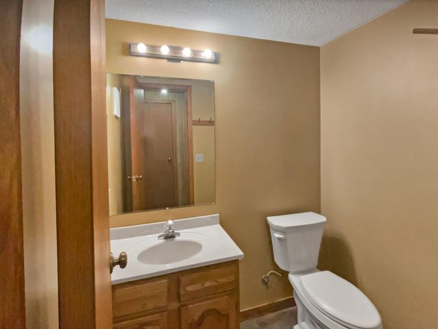 8906 138th Street Court, Apple Valley, MN 55124