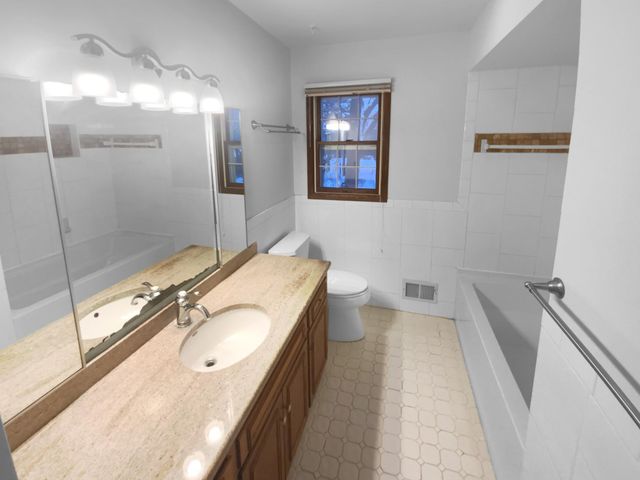 8906 138th Street Court, Apple Valley, MN 55124