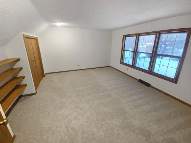 8906 138th Street Court, Apple Valley, MN 55124