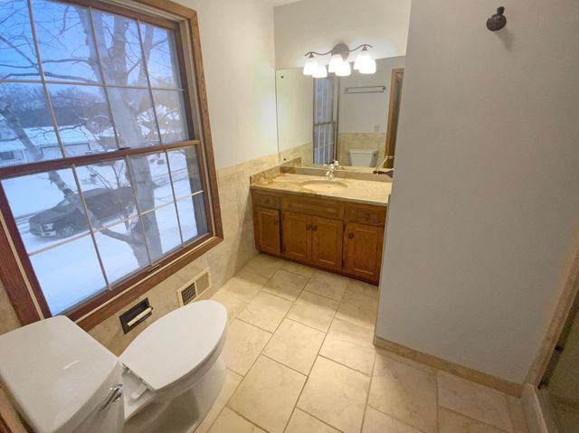 8906 138th Street Court, Apple Valley, MN 55124