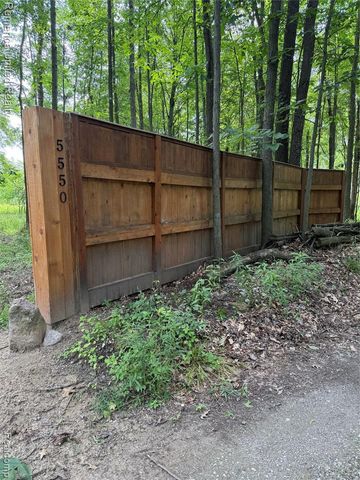 5550 Fisher Road, Howell, MI 48855