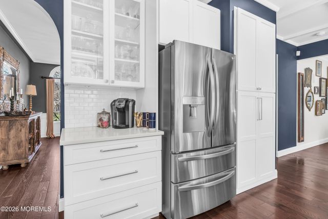5 Candeub Court, Manalapan, NJ 07726