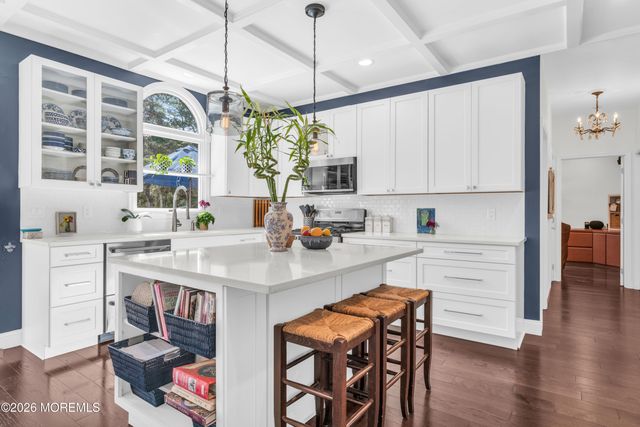 5 Candeub Court, Manalapan, NJ 07726