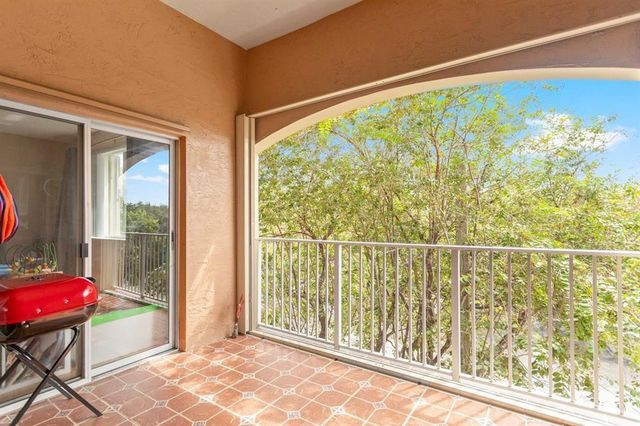 3874 Lyons Road 305-6, Coconut Creek, FL 33073