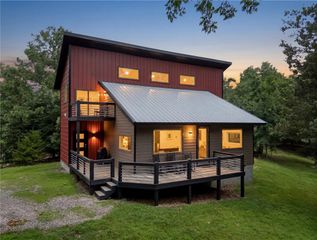 45 Center Road, Eureka Springs, AR 72631