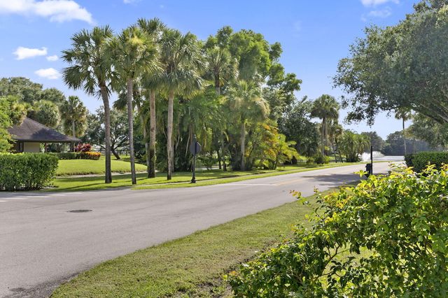 13334 Polo Club Road 317, Wellington, FL 33414