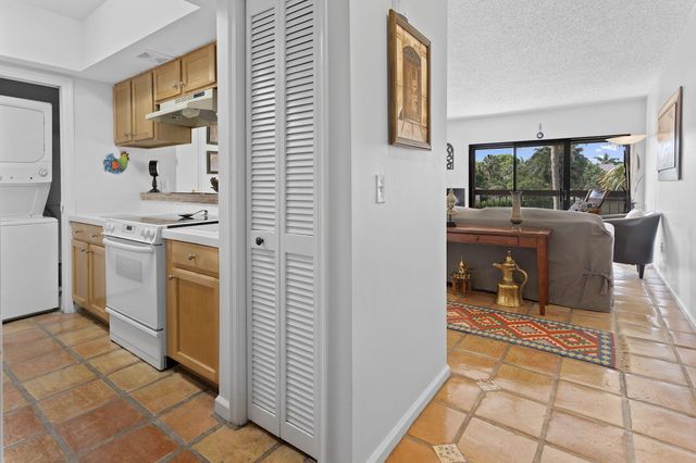 13334 Polo Club Road 317, Wellington, FL 33414