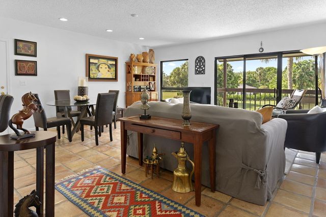 13334 Polo Club Road 317, Wellington, FL 33414