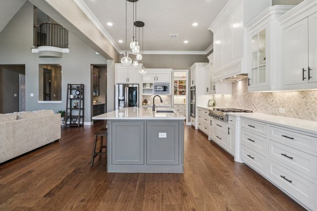 1772 Coopers Hawk Drive, Arlington, TX 76005