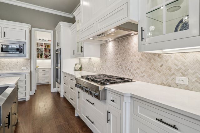 1772 Coopers Hawk Drive, Arlington, TX 76005