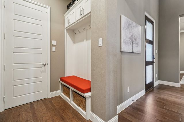 1772 Coopers Hawk Drive, Arlington, TX 76005