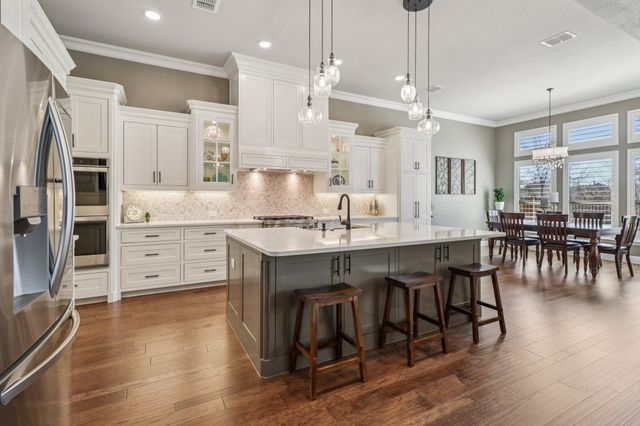 1772 Coopers Hawk Drive, Arlington, TX 76005