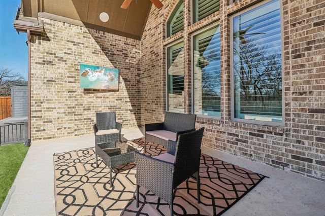 1772 Coopers Hawk Drive, Arlington, TX 76005