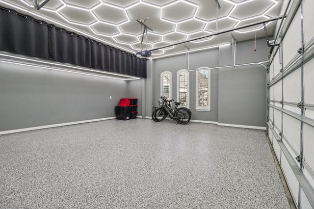 1772 Coopers Hawk Drive, Arlington, TX 76005