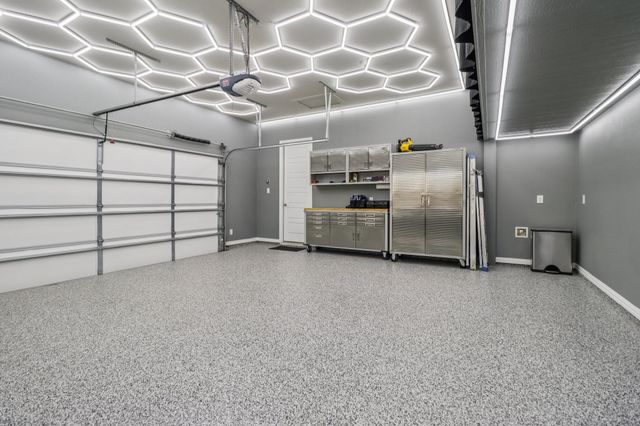 1772 Coopers Hawk Drive, Arlington, TX 76005