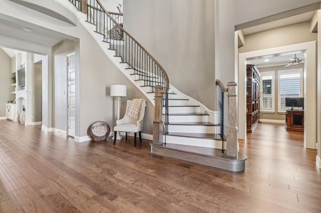 1772 Coopers Hawk Drive, Arlington, TX 76005