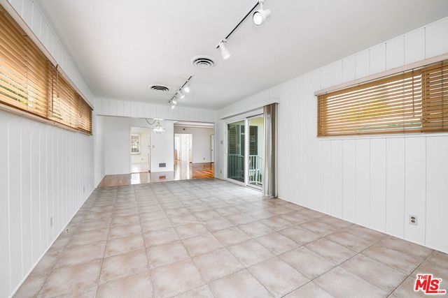 11889 Tiara Street, Valley Village, CA 91607