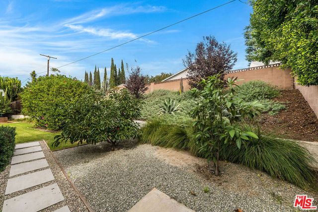 11889 Tiara Street, Valley Village, CA 91607