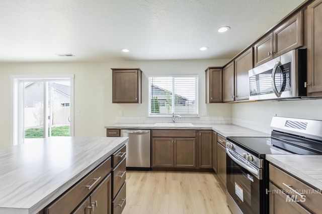 6644 S Nordean Ave, Meridian, ID 83642