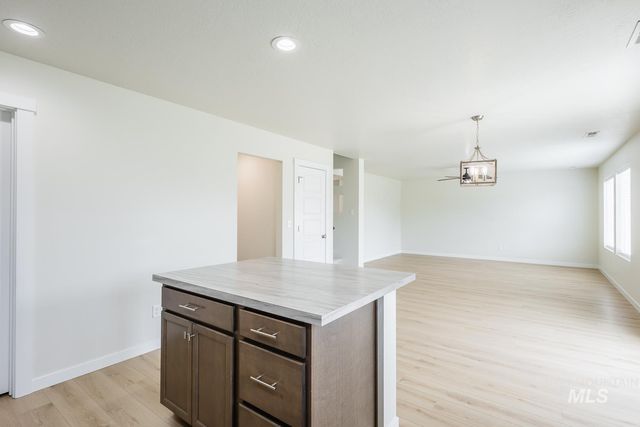 6644 S Nordean Ave, Meridian, ID 83642