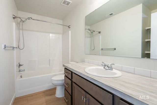 6644 S Nordean Ave, Meridian, ID 83642