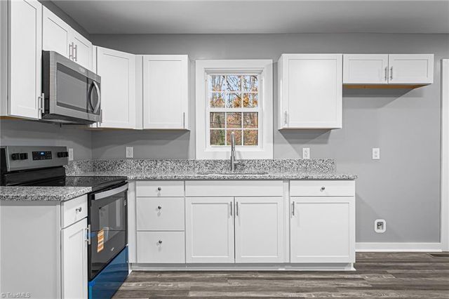 424 Rocky Knoll Road, Greensboro, NC 27406