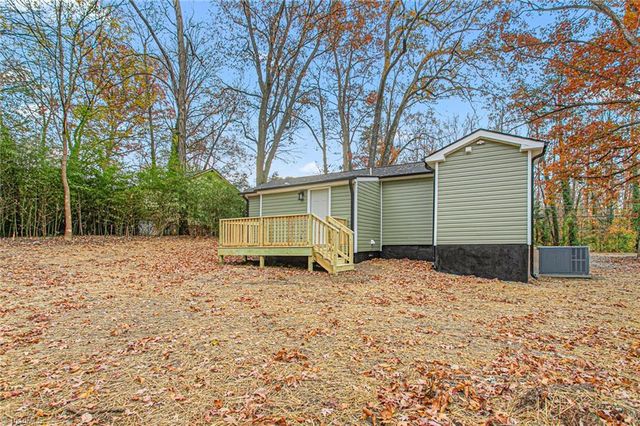 424 Rocky Knoll Road, Greensboro, NC 27406