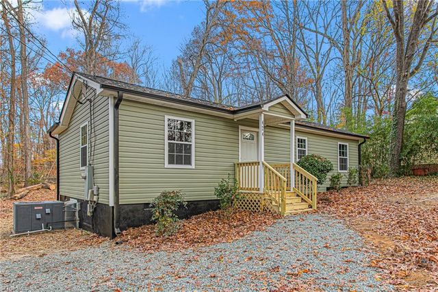 424 Rocky Knoll Road, Greensboro, NC 27406