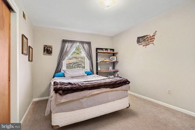 21 DAWN AVE, Akron, PA 17501