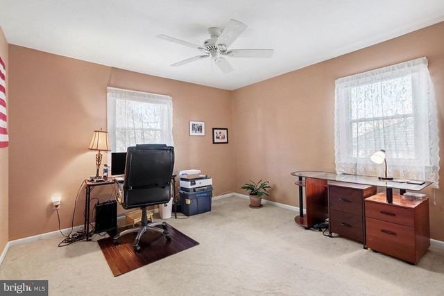 21 DAWN AVE, Akron, PA 17501