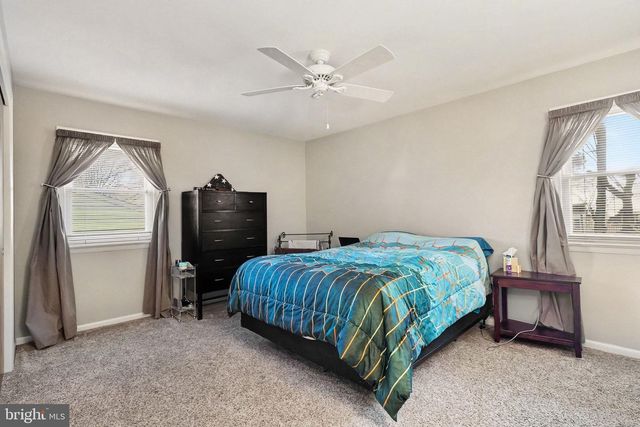 21 DAWN AVE, Akron, PA 17501