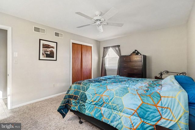 21 DAWN AVE, Akron, PA 17501