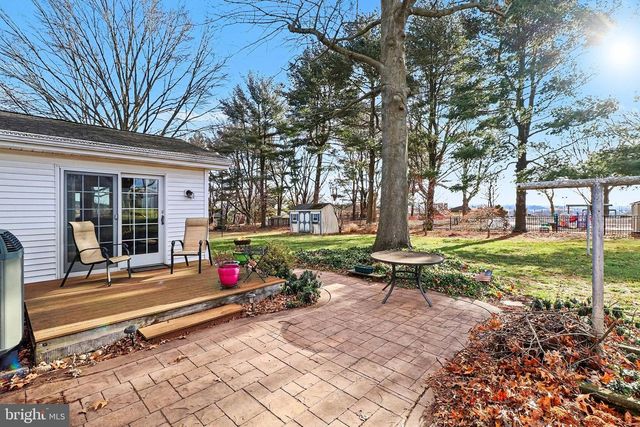 21 DAWN AVE, Akron, PA 17501