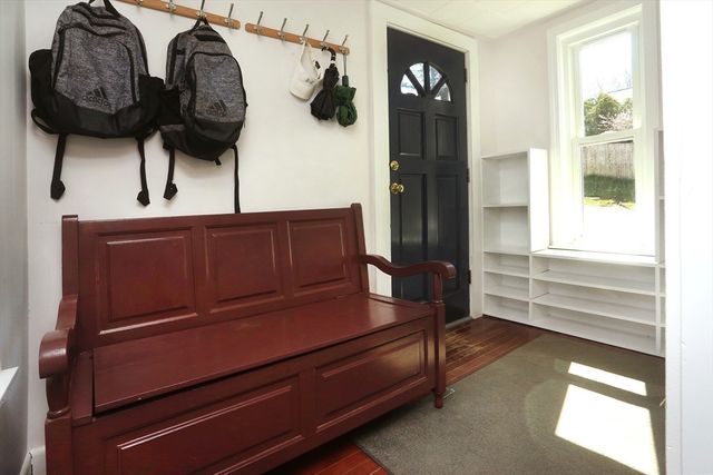 48 School St, Groveland, MA 01834