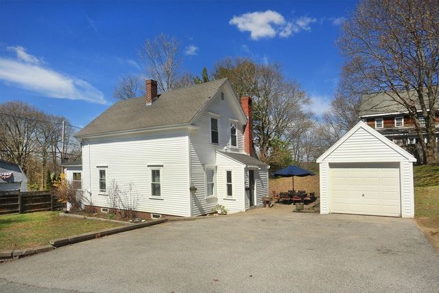 48 School St, Groveland, MA 01834