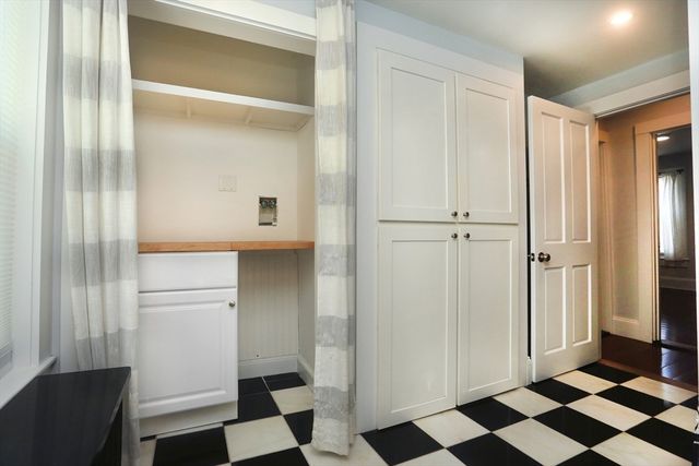 48 School St, Groveland, MA 01834