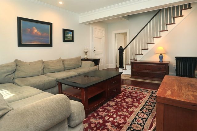 48 School St, Groveland, MA 01834