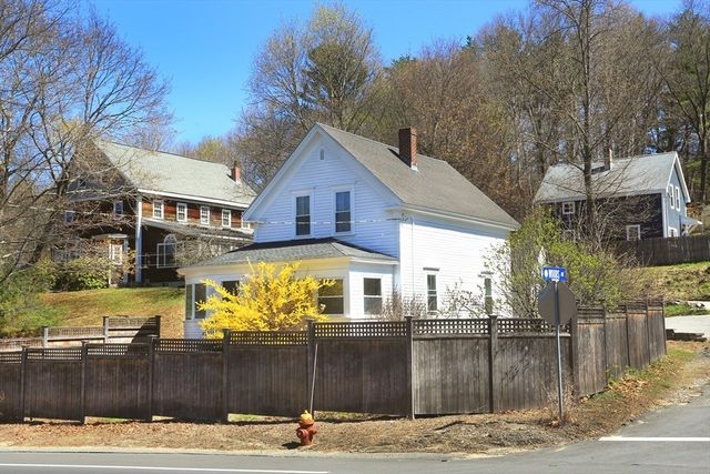 48 School St, Groveland, MA 01834