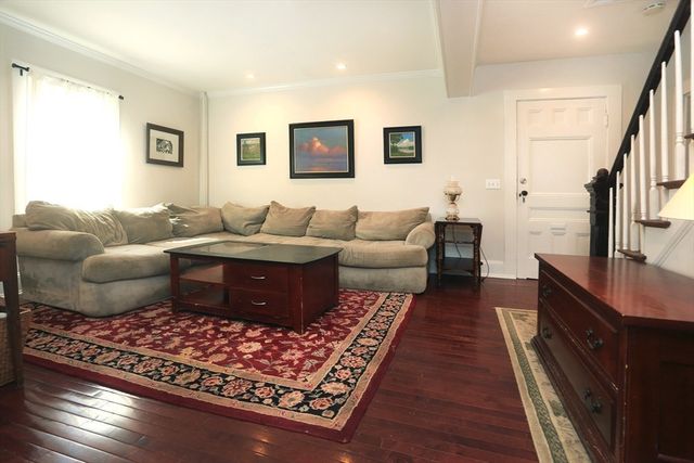 48 School St, Groveland, MA 01834