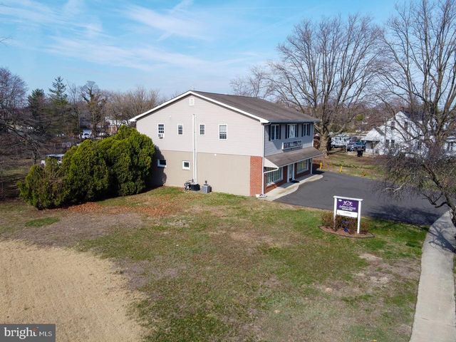 33 KUSER ROAD, Hamilton, NJ 08619