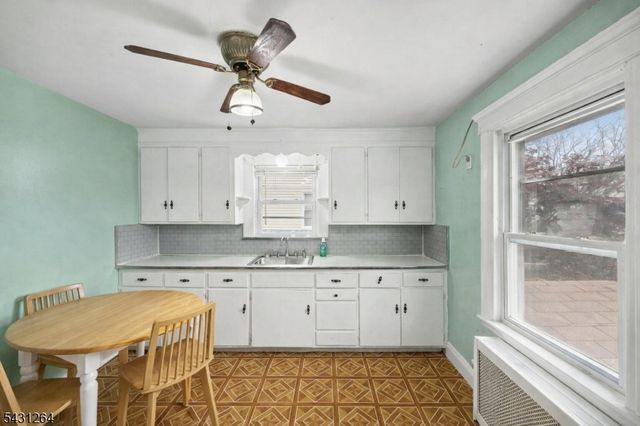 86 Llewellyn Ave, Hawthorne Boro, NJ 07506