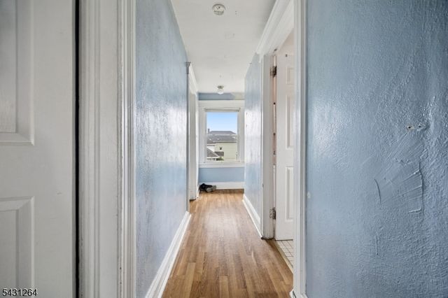 86 Llewellyn Ave, Hawthorne Boro, NJ 07506